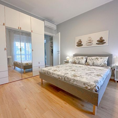 Torre 24 - Luxury Naviglio Suite Милано Екстериор снимка