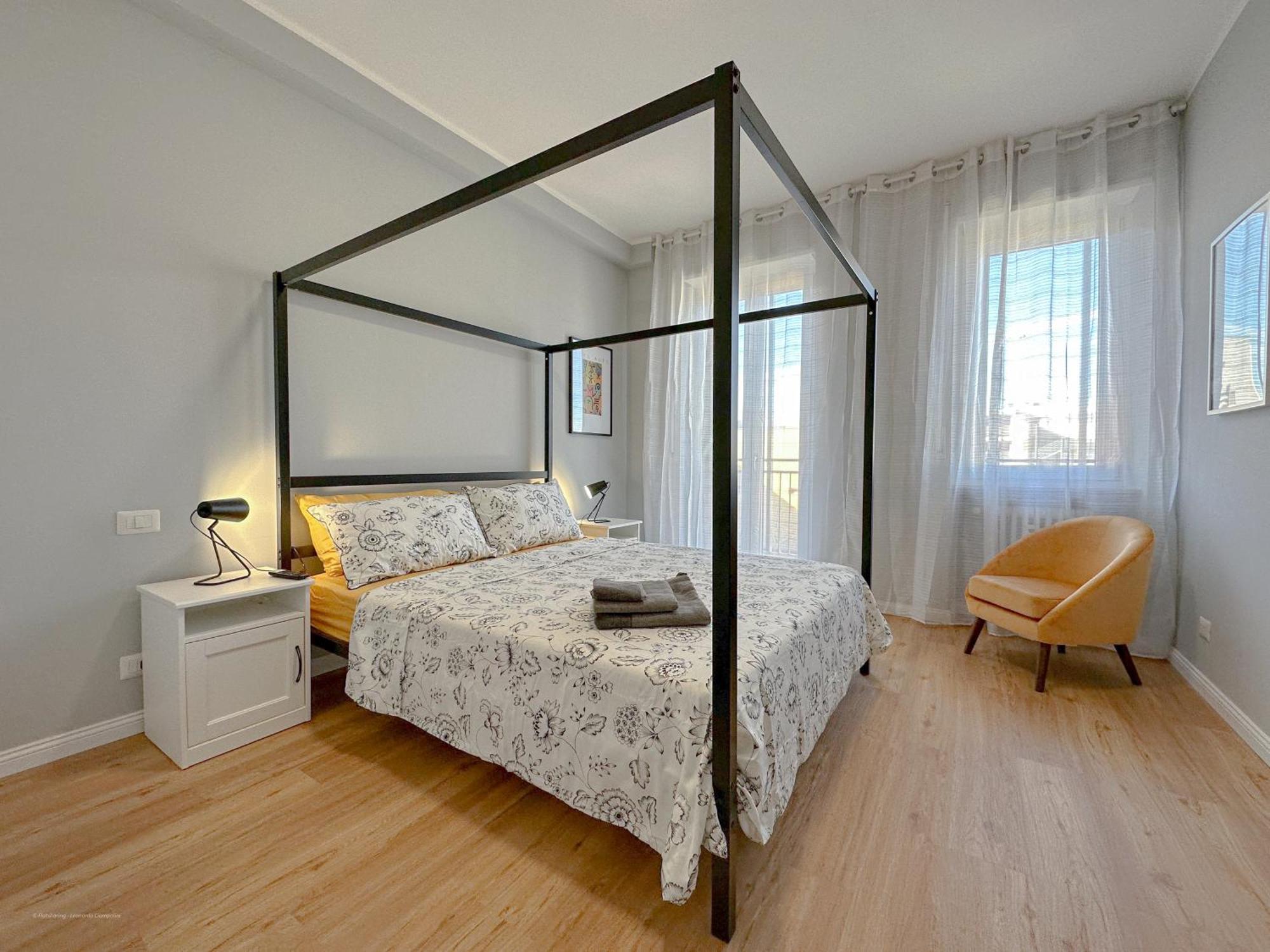 Torre 24 - Luxury Naviglio Suite Милано Екстериор снимка