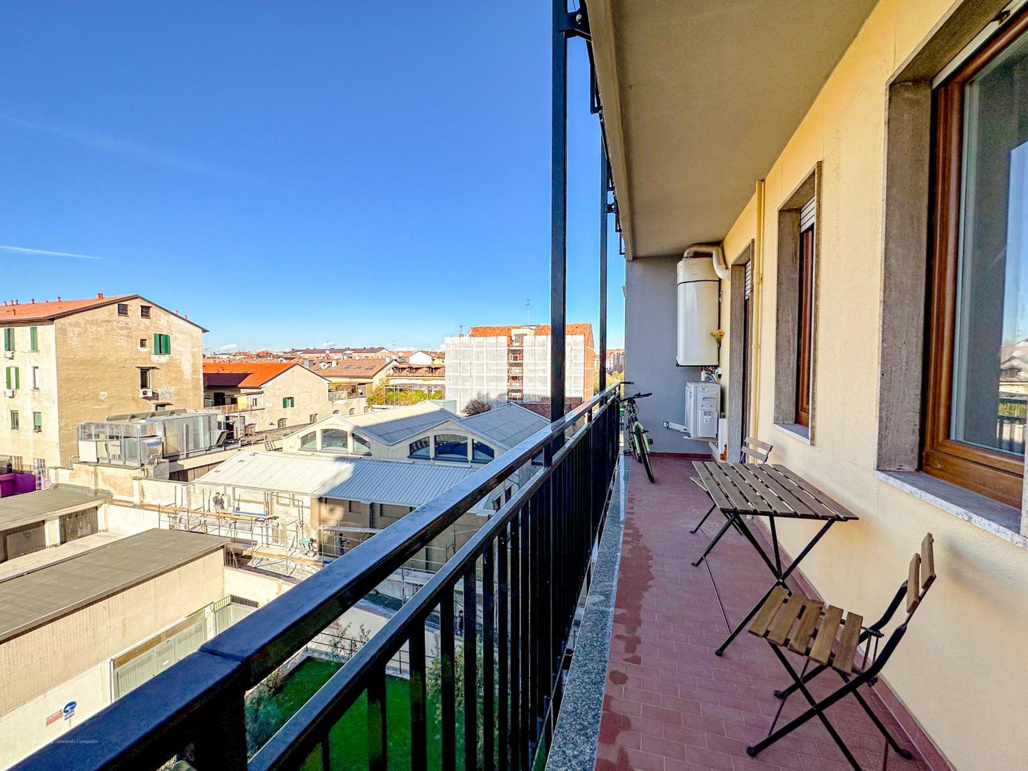 Torre 24 - Luxury Naviglio Suite Милано Екстериор снимка